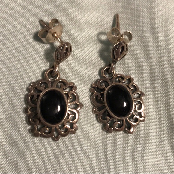 Black and silver earrings - Picture 1 of 2